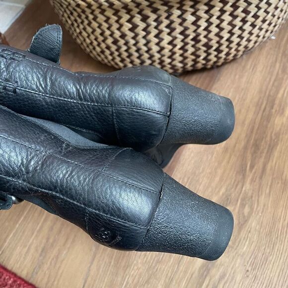 UGG Arleta Black Leather Wedge Boot Booties $180 8.5 - Picture 9 of 11